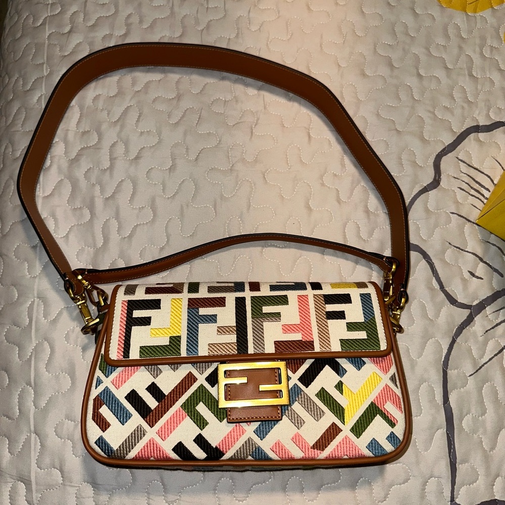 🌈 Fendi Baguette